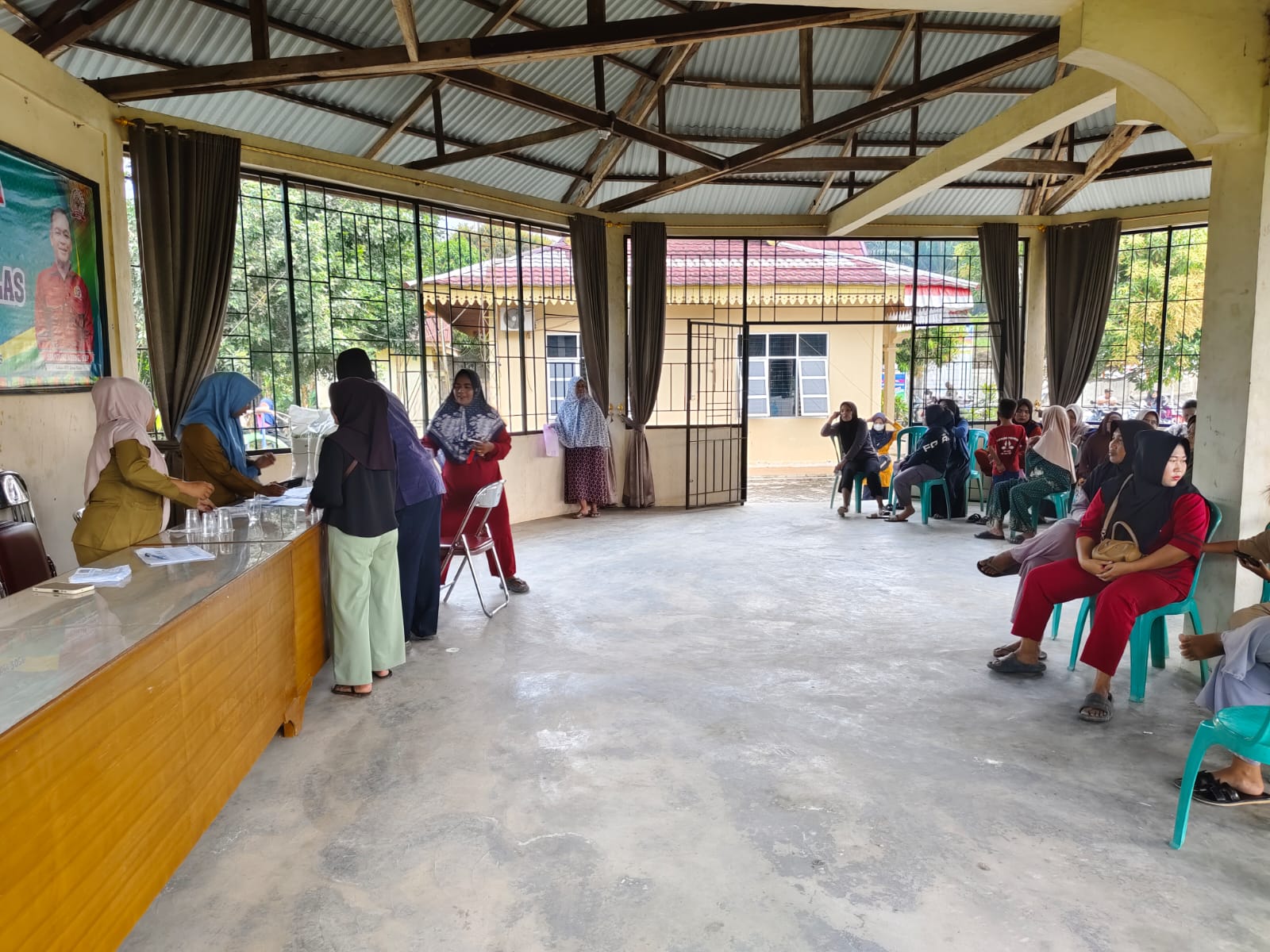 PENYALURAN BANTUAN BERAS PANGAN